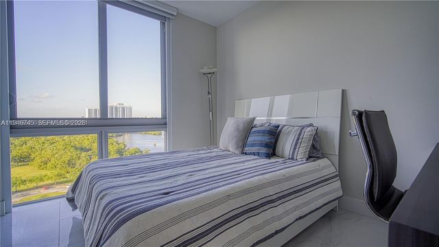 16385 Biscayne Boulevard 1415, North Miami Beach, FL 33160