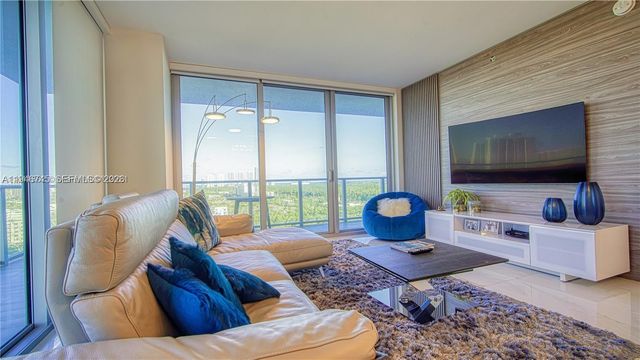 16385 Biscayne Boulevard 1415, North Miami Beach, FL 33160