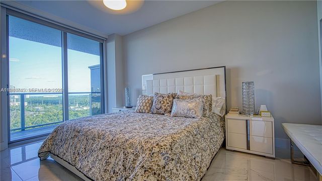 16385 Biscayne Boulevard 1415, North Miami Beach, FL 33160