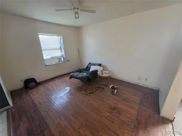 6142 Sherry Avenue, St Louis, MO 63136