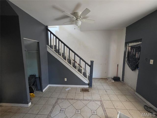 6142 Sherry Avenue, St Louis, MO 63136