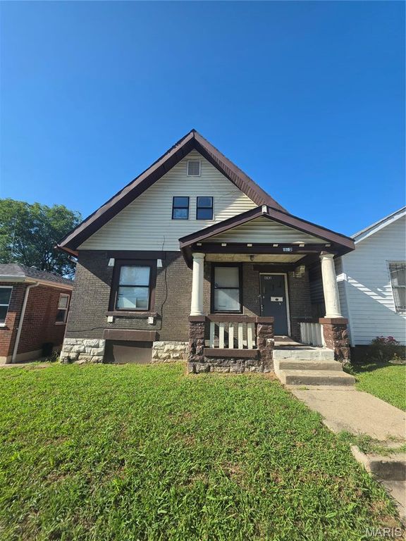 6142 Sherry Avenue, St Louis, MO 63136