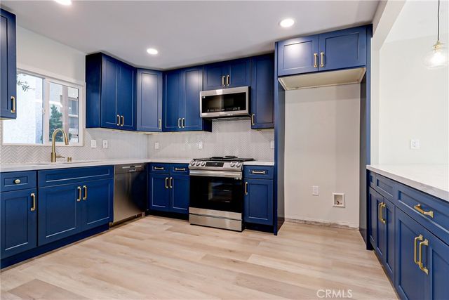 635 8th Place, Hermosa Beach, CA 90254