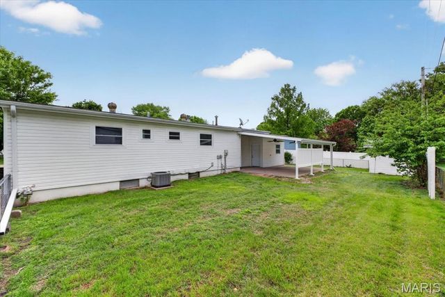 14 Olvera Circle, Florissant, MO 63031