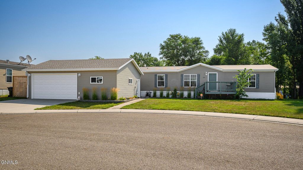 2500 Centennial Road, Bismarck, ND 58503 photo 1