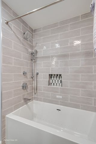 6100 N Mason Avenue, Chicago, IL 60646