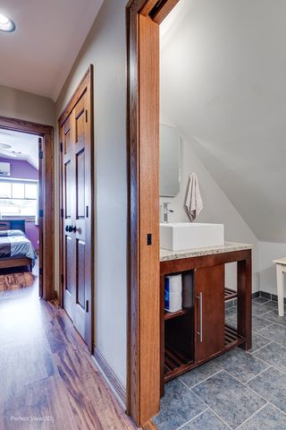 6100 N Mason Avenue, Chicago, IL 60646