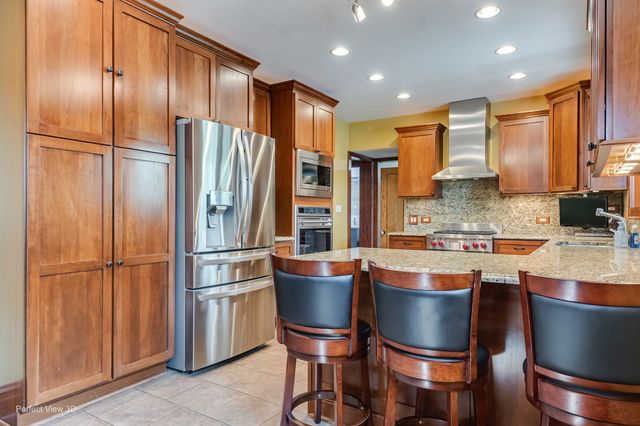 6100 N Mason Avenue, Chicago, IL 60646