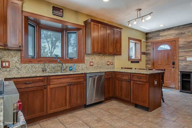 6100 N Mason Avenue, Chicago, IL 60646