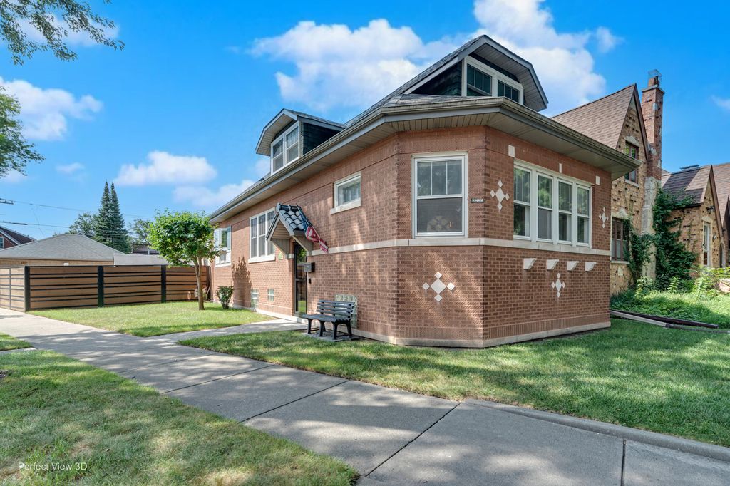 6100 N Mason Avenue, Chicago, IL 60646