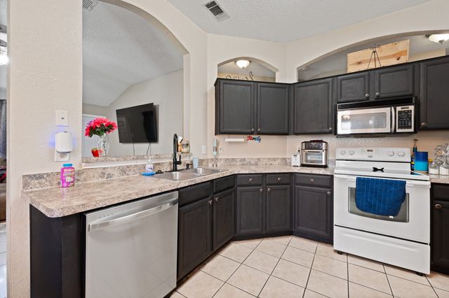 1611 Berry Drive, Cleburne, TX 76033