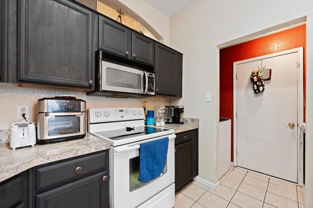 1611 Berry Drive, Cleburne, TX 76033