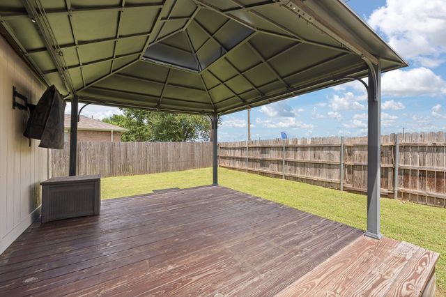 1611 Berry Drive, Cleburne, TX 76033