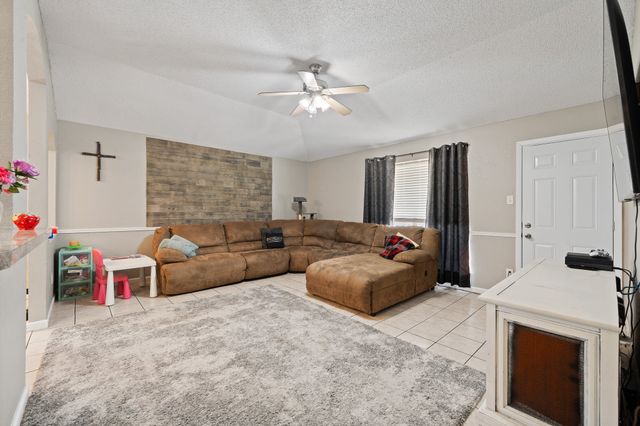 1611 Berry Drive, Cleburne, TX 76033