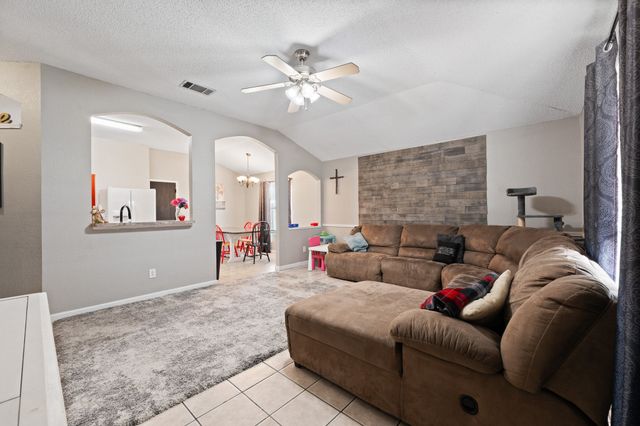 1611 Berry Drive, Cleburne, TX 76033