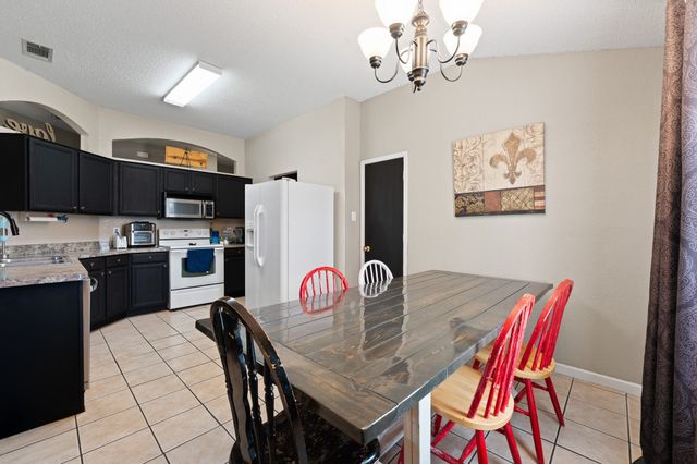 1611 Berry Drive, Cleburne, TX 76033