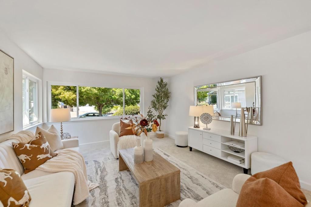 Image 2 of property listing at 920 Longwood Lane, San Jose, CA 95129