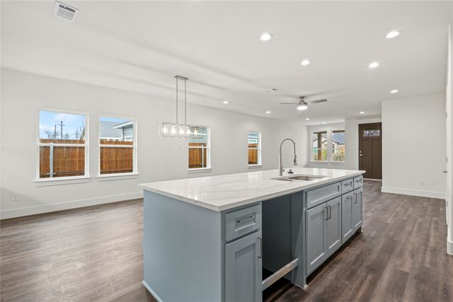 3335 Spring Avenue, Dallas, TX 75215
