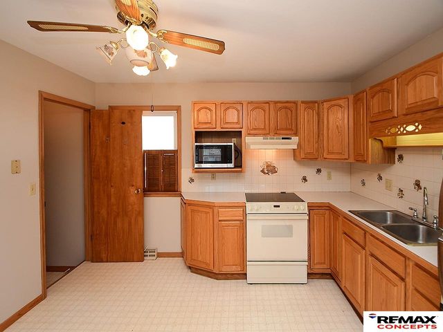 7040 Seward Avenue, Lincoln, NE 68507