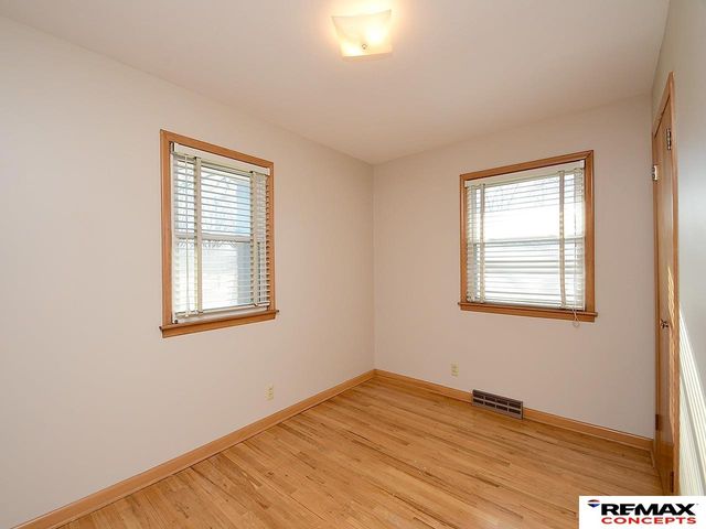 7040 Seward Avenue, Lincoln, NE 68507