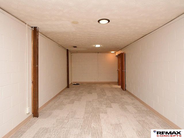 7040 Seward Avenue, Lincoln, NE 68507