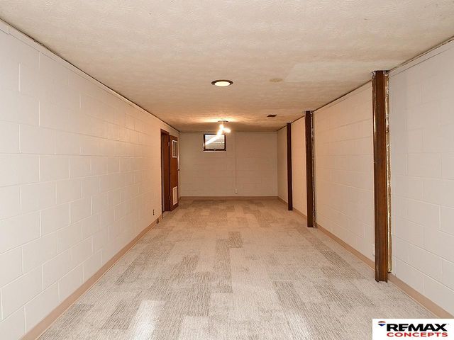 7040 Seward Avenue, Lincoln, NE 68507