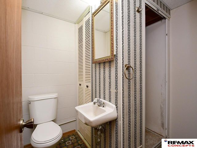 7040 Seward Avenue, Lincoln, NE 68507