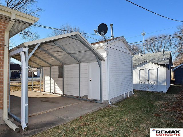 7040 Seward Avenue, Lincoln, NE 68507