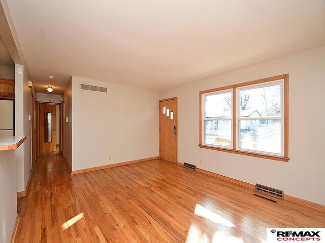 7040 Seward Avenue, Lincoln, NE 68507