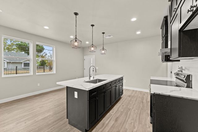 3736 Knightlinger St, Sacramento, CA 95838