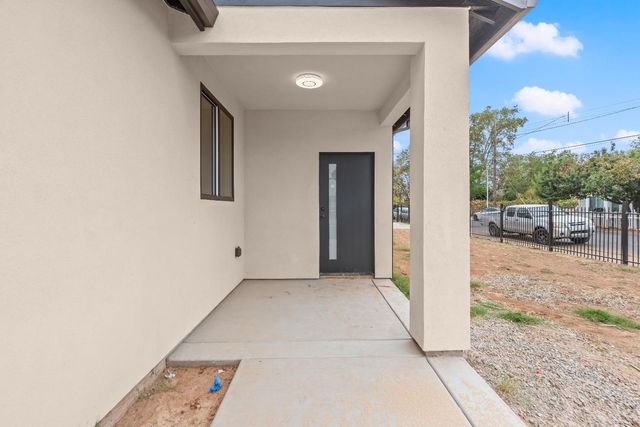 3736 Knightlinger St, Sacramento, CA 95838