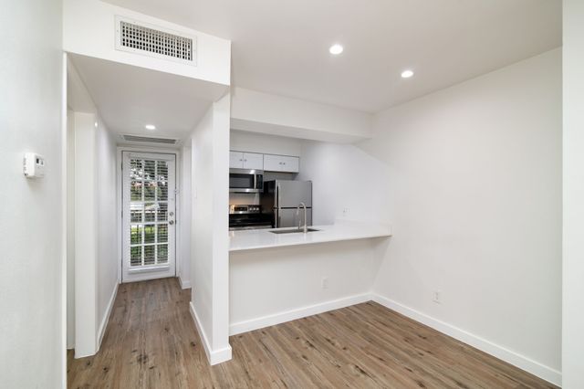 2722 Throckmorton Street 108, Dallas, TX 75219