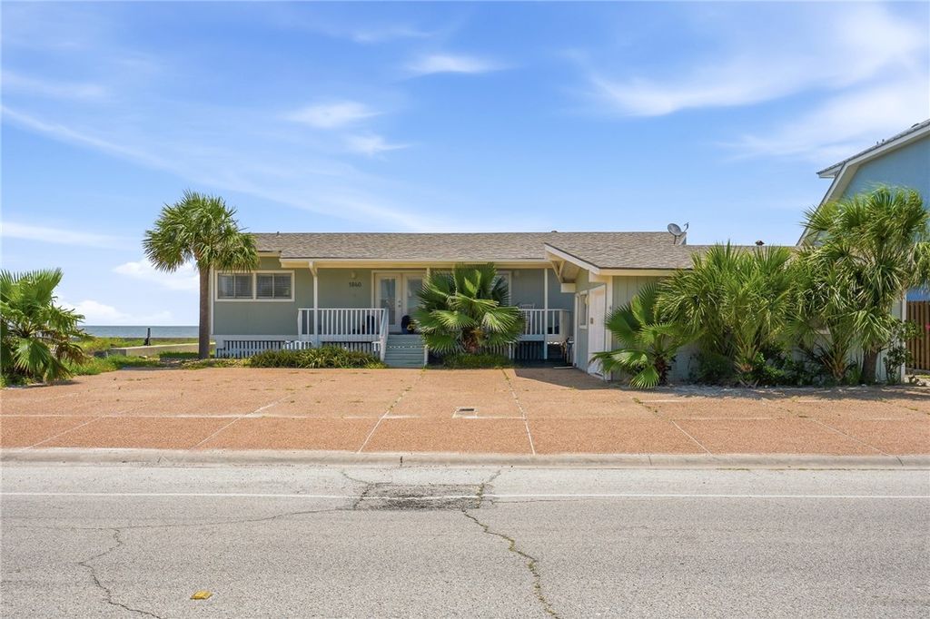 1860 Bay Shore Dr, Rockport, TX 78382 — exterior
