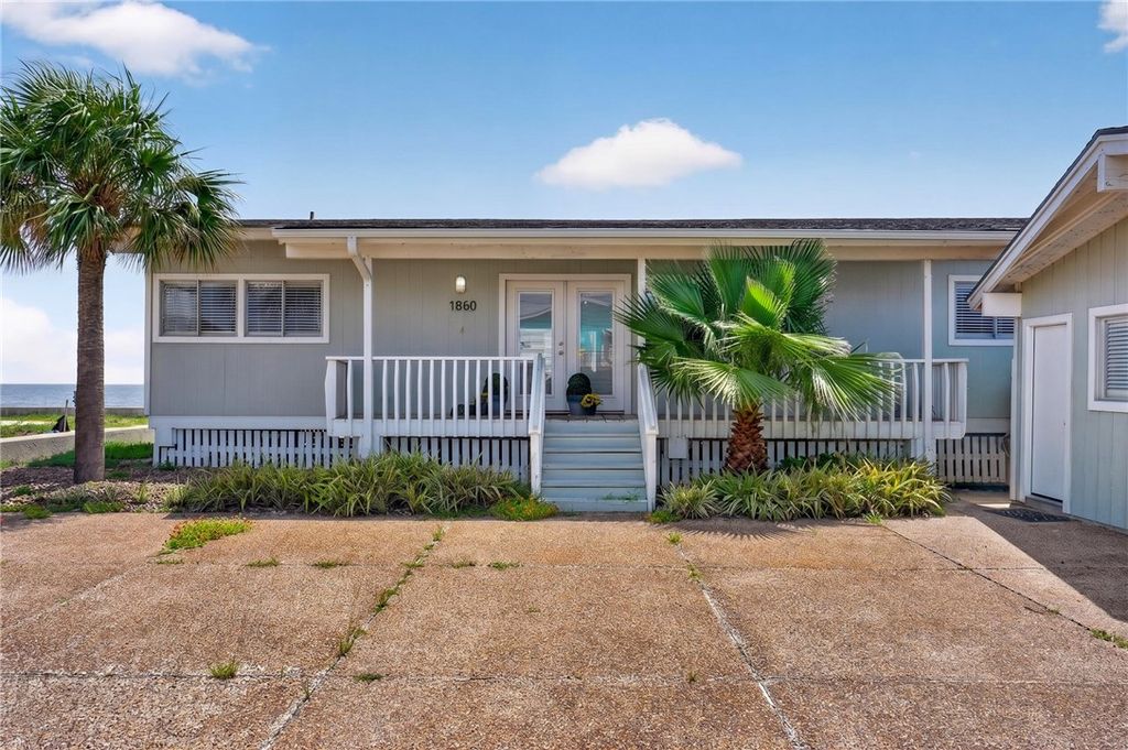 1860 Bay Shore Dr, Rockport, TX 78382 — photo 2