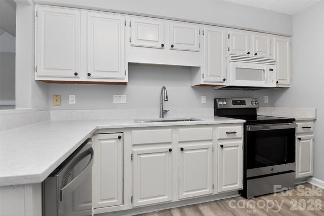 5009 Sharon Road C, Charlotte, NC 28210