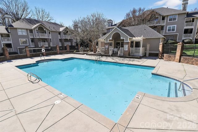 5009 Sharon Road C, Charlotte, NC 28210