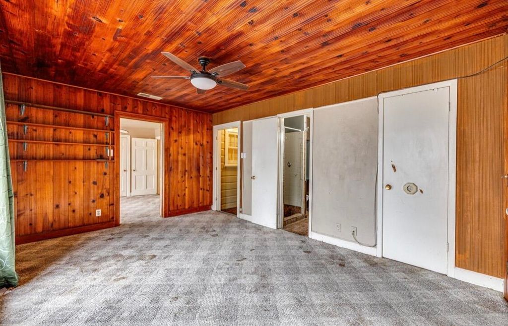 Image 10 of property listing at 2020 Conchita Street, San Angelo, TX 76901