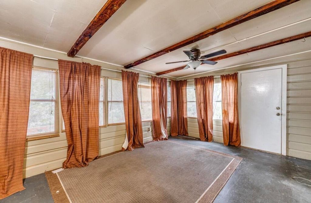 Image 15 of property listing at 2020 Conchita Street, San Angelo, TX 76901