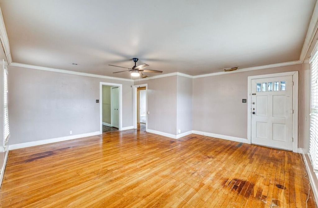 Image 4 of property listing at 2020 Conchita Street, San Angelo, TX 76901