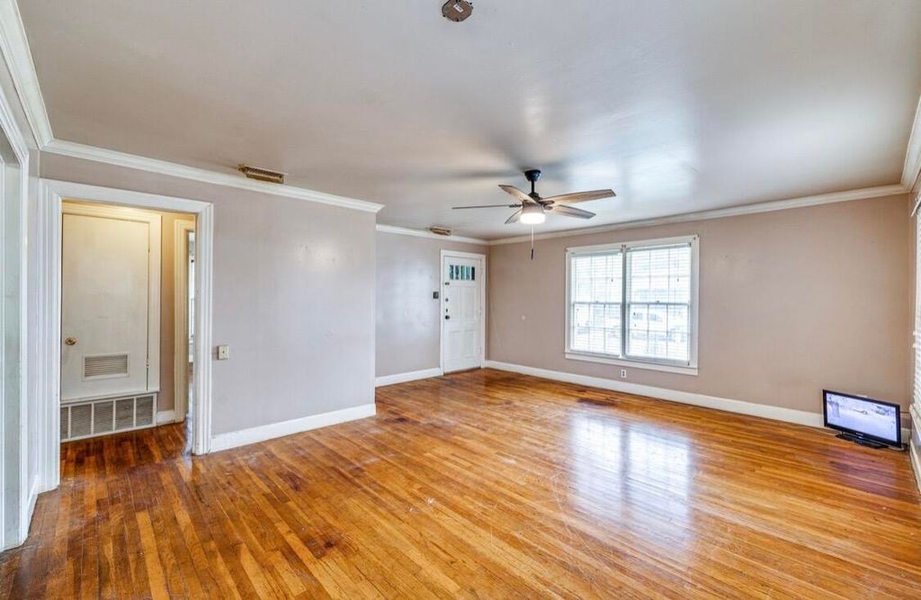 Image 5 of property listing at 2020 Conchita Street, San Angelo, TX 76901