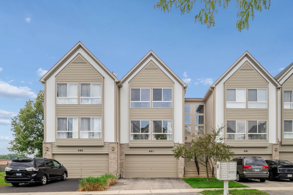 683 E Fountainview Drive, Mundelein, IL 60060 — exterior