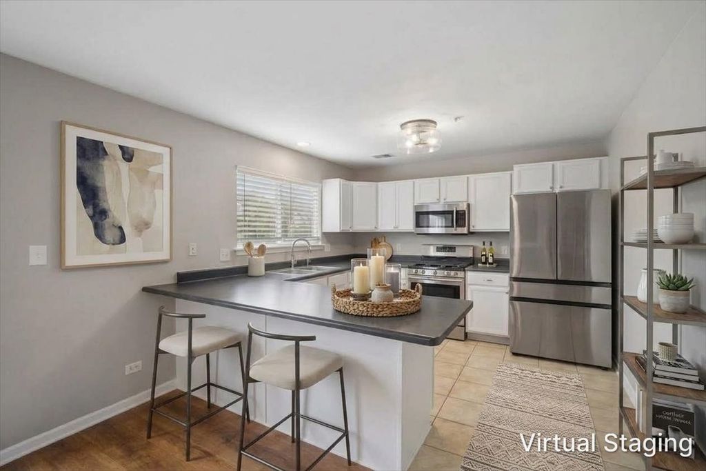683 E Fountainview Drive, Mundelein, IL 60060 — photo 5