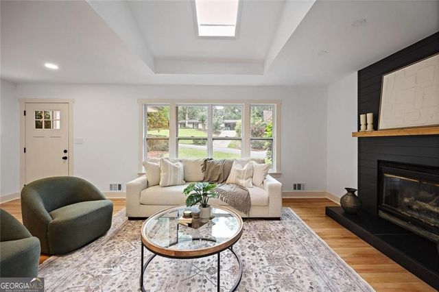 110 Bonnie Lane NE, Sandy Springs, GA 30328