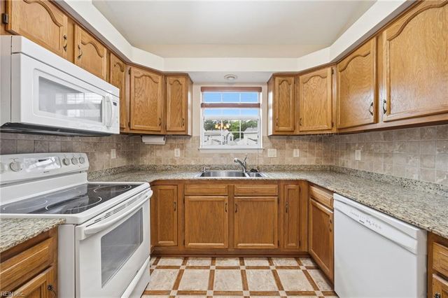 205 Linden Court, Yorktown, VA 23692
