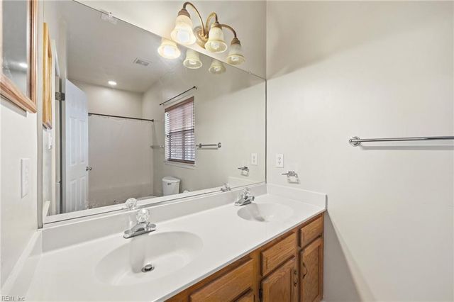 205 Linden Court, Yorktown, VA 23692