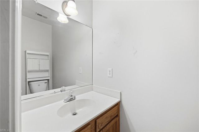 205 Linden Court, Yorktown, VA 23692
