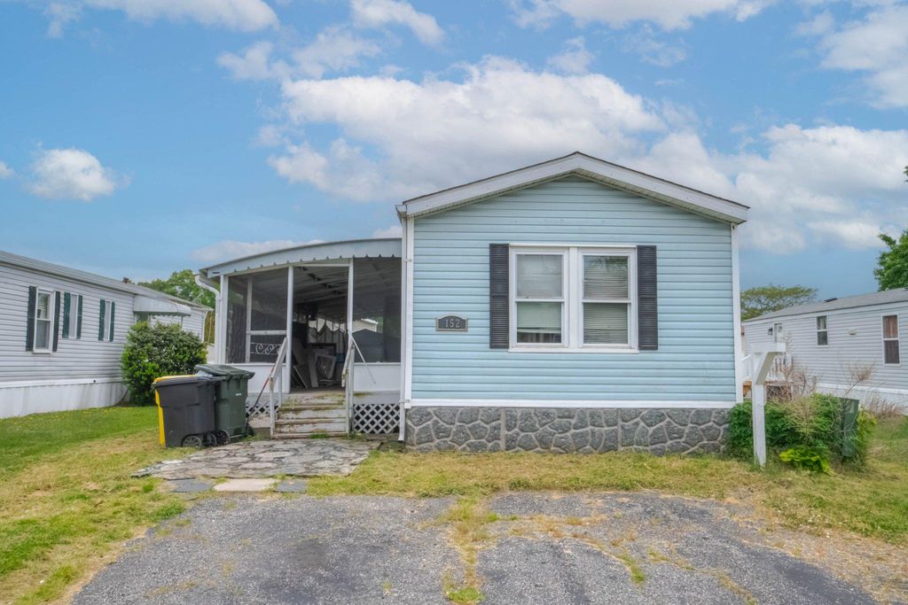 Image 2 of property listing at 152 COWHIDE CIR, Middle River, MD 21220