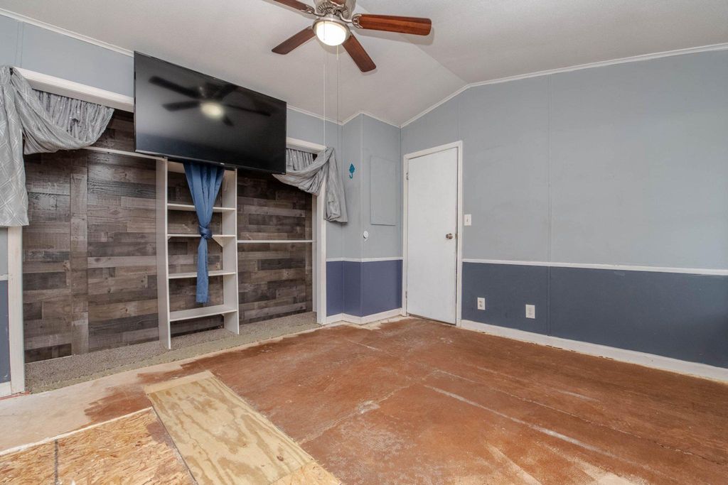 Image 14 of property listing at 152 COWHIDE CIR, Middle River, MD 21220