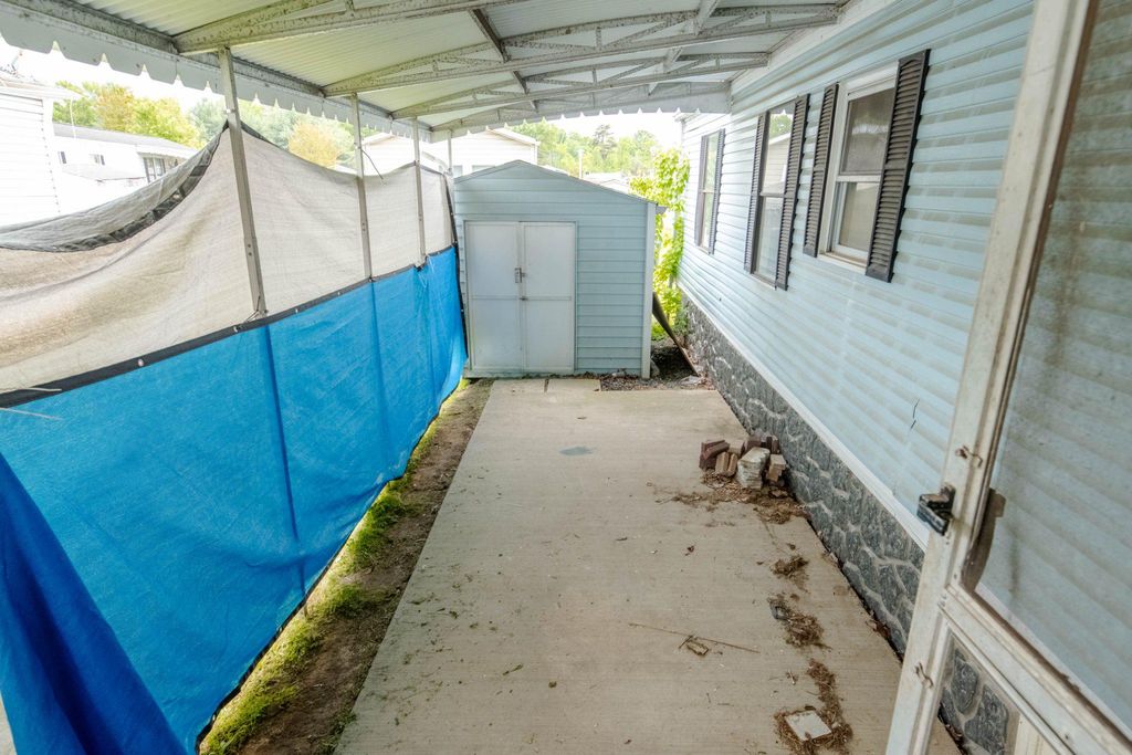 Image 19 of property listing at 152 COWHIDE CIR, Middle River, MD 21220