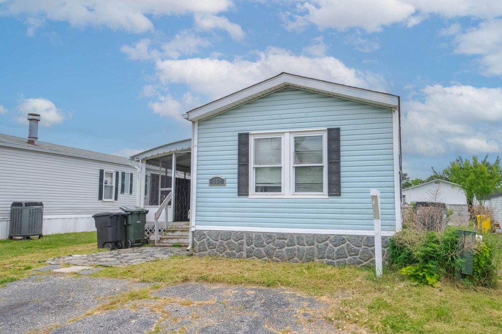 Image 23 of property listing at 152 COWHIDE CIR, Middle River, MD 21220
